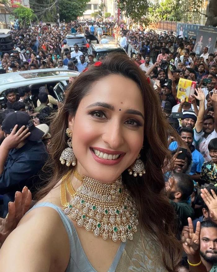 pragya jaiswal_teluguvox_23